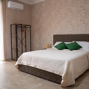 Caracciolo 109 Bed & Breakfast